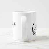 おばあちゃん設立パーソナライズされた年 ジャンボコーヒーマグカップ (裏面)