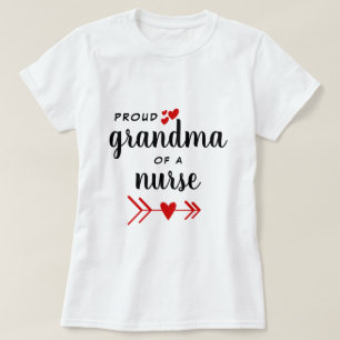 おばあちゃん誇りを持ったのナース赤いハート Tシャツ