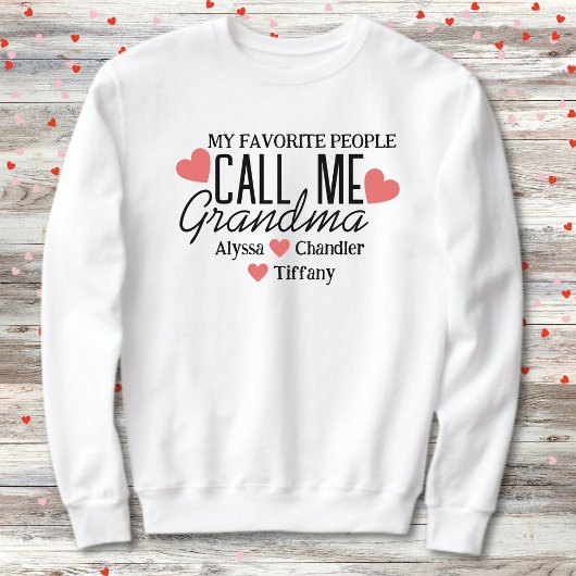 おばあちゃん赤いハート&孫の名前 スウェットシャツ
