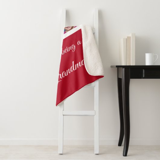 おばあちゃん赤と白の写真コラージュ シェルパブランケット (インサイチュ)