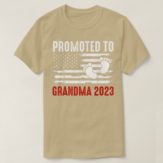 おばあちゃん2023すぐに妊娠する米国に昇進  Tシャツ (デザイン正面)