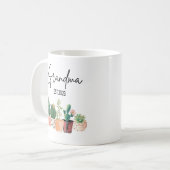おばあちゃん2023マグカップ、おばあちゃんEst 2023マグカップに昇格 コーヒーマグカップ (正面左)