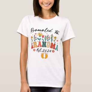 おばあちゃんESTに昇格。2024祖父母Tシャツ Tシャツ