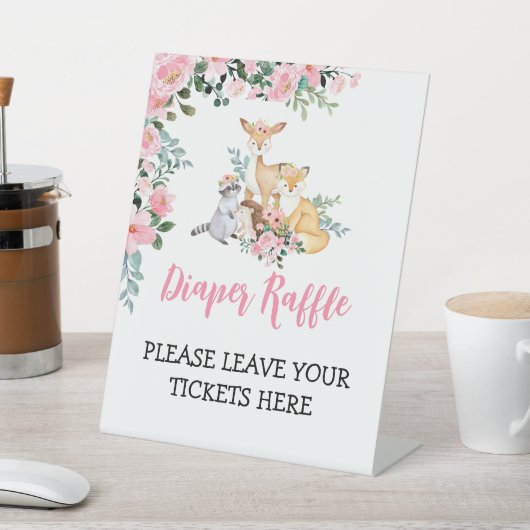 おむつラッフルサインウッドランドガールベビーシャワー 台座サイン (インサイチュ)