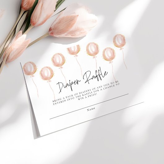 おむつラッフルピンクバルーンその女の子の赤ちゃんシャワー エンクロージャーカード