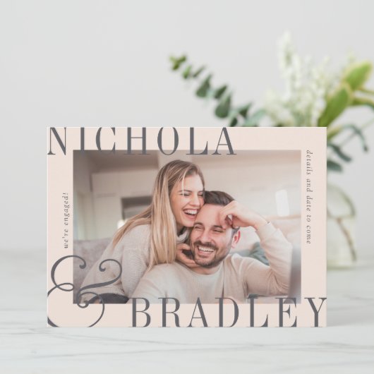 おめでたいニュース | 写真付きエンゲージメントカード 案内状 (スタンド正面)