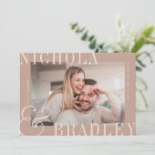 おめでたいニュース | 写真付きエンゲージメントカード 案内状 (スタンド正面)