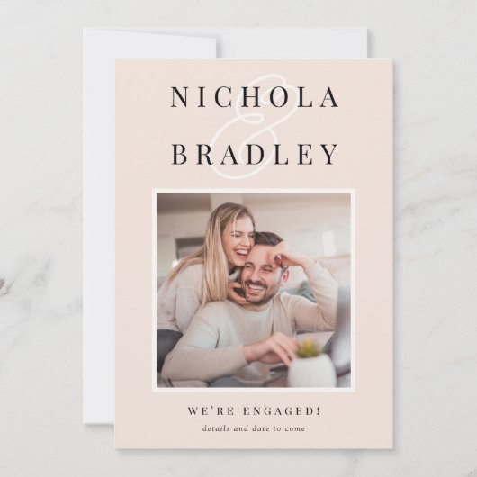 おめでたいニュース | 写真付きエンゲージメントカード 案内状 (正面)