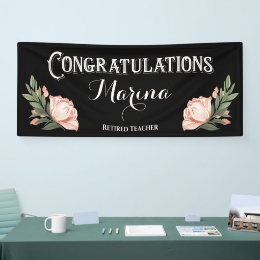 おめでとうございますエレガントフラワーリタイアメントモノグラム 横断幕 (トレードショー)