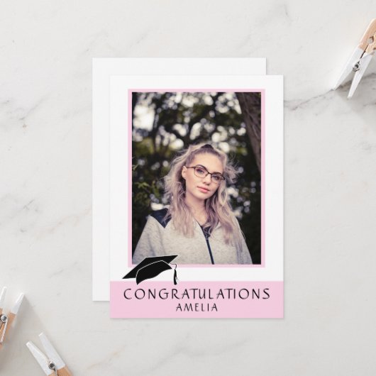 おめでとうございますピンクの卒業写真カード カード (正面/裏面インサイチュ)