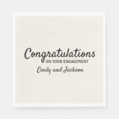 おめでとうございます婚約スクリプト名クリームホワイト スタンダードランチョンナプキン (正面)