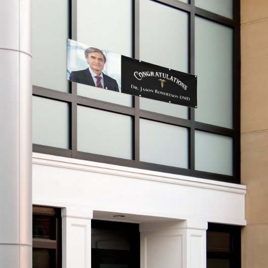 おめでとうございます歯科の退職写真 横断幕 (ビルの外側)