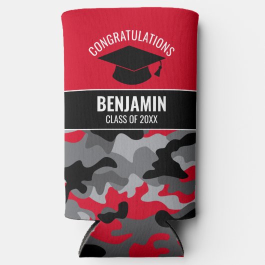 おめでとうございます赤ブラック卒業迷彩柄 スリム缶クーラー (正面)