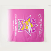 おめでとうすごいグラッドピンク – 編集可能文字 タペストリー (正面(横))