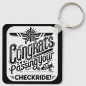 おめでとうのチェックライド通過! キーホルダー (裏面)