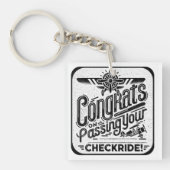 おめでとうのチェックライド通過！ キーホルダー (正面)