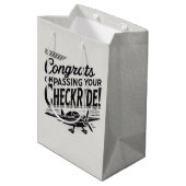 おめでとうのチェックライド通過！ ミディアムペーパーバッグ (裏面アングル)