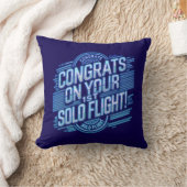 おめでとうの最初の単独飛行 クッション (ブランケット)