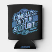 おめでとうの最初の単独飛行 缶クーラー (裏面)