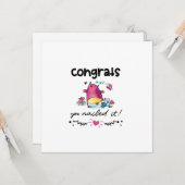 おめでとうは漫画のフクロウのユーモアを釘付けにした カード (正面/裏面インサイチュ)