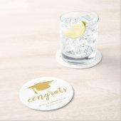 おめでとうエレガント金ゴールド及び白色卒業キャップ ラウンドペーパーコースター (インサイチュ)