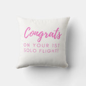 おめでとうオン最初のソロ – カスタマイズ可能な枕 クッション (裏面)