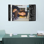 おめでとうグラード1フォトブラック垂直方向の卒業 横断幕 (トレードショー)