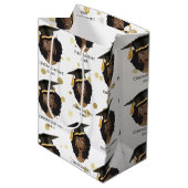 おめでとうグラード!黒い女性と卒業キャップ ミディアムペーパーバッグ (正面アングル)