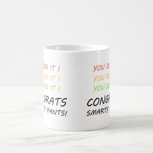 おめでとうズスマートパンツ卒業マグ コーヒーマグカップ (中央)