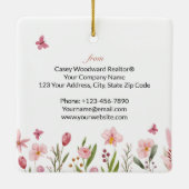 おめでとうパーソナライズされた不動産仲介業者ピンクの花 セラミックオーナメント (裏面)