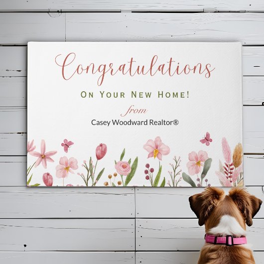 おめでとうパーソナライズされた不動産仲介業者ピンクの花 ドアマット