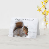 おめでとうリスのグリーティングカード カード (黄色い花)