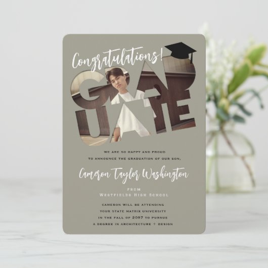 おめでとう大学院グレー切り出し写真卒業 招待状 (スタンド正面)
