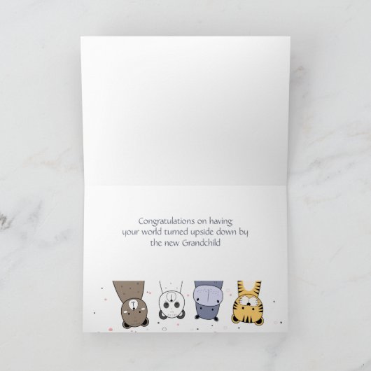おめでとう新生児おもしろい動物マンガ祖父母 カード (内部)