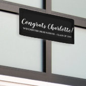 おめでとう黒カスタムスクリプト名文字卒業 横断幕 (ビルの外側)