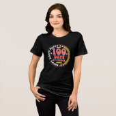 おめでとう100日学校に行ったね 先生 トライブレンドTシャツ (正面全面)