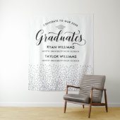 おめでとう2人卒業生シルバー紙吹雪パーティー タペストリー (インサイチュ)