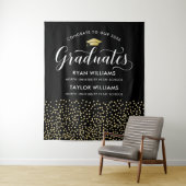 おめでとう2人卒業生ブラック金ゴールド紙吹雪パーティー タペストリー (インサイチュ)