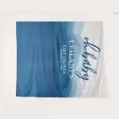 おめでとう！ベイビーシャワー ブルーオンブルー背景 タペストリー (正面(横))