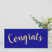 おめでとう！楽しいスクリプト 鮮やかなロイヤルブルーの背景 (スタンド正面)