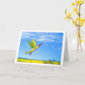 おめでとう，羽を伸ばして カード (黄色い花)