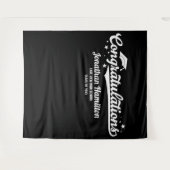 おめでとう 黒い卒業パーティーの背景 タペストリー (正面(横))