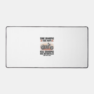 おもしろいおじいちゃんバイクビンテージ彫刻Tシャツ デスクマット