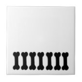 おもしろいおよびよくはしゃぐな犬用の骨のテーマのギフトの黒V01 タイル (正面)