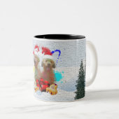 おもしろいかわいいラブラドール子犬ヤッピーのクリスマス ツートーンマグカップ (正面右)
