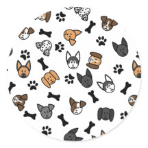 おもしろいかわいい犬が骨と手の跡を継ぐ