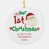 おもしろいかわいい私たちの初めてのクリスマスはミスター&ミセス。 セラミックオーナメント (裏面)