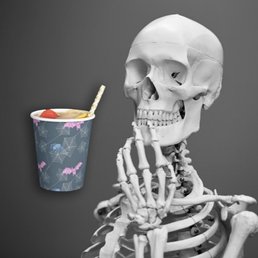 おもしろいくもの巣のクモとこうもり 紙コップ