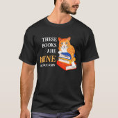 おもしろいこの本は読僕の猫だ Tシャツ (正面)