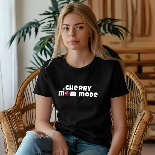 おもしろいさくらんぼビースローガン母の日 Tシャツ